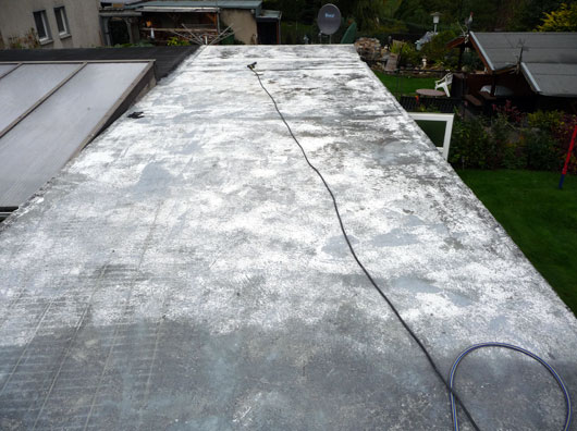 Betondach, Dachsanierung, Flachdach, Flachdachsanierung, Fl&uuml;ssigkunststoff, Garage abdichten, sanieren, abichten, selber machen, Dachabdichtung, Vulkem, Mariseal, Bungalow, Purelastik, Armierungsvlies, Balkonsanierung, Flachdachabdichtung