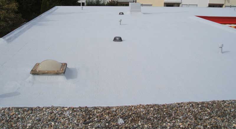 Bitumendach saniert, Purelastik, Dachsanierung, Flachdach, Flachdachsanierung, Fl&uuml;ssigkunststoff, Garage abdichten, sanieren, abichten, selber machen, Dachabdichtung, Vulkem, Mariseal, Bungalow, Purelastik, Armierungsvlies, Balkonsanierung, Flachdachabdichtun