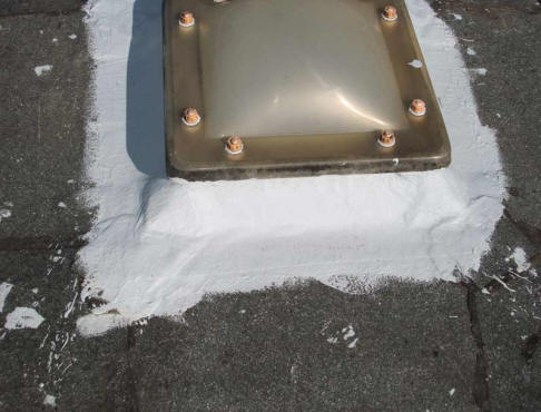 Lichtkuppel 2, Dachsanierung, Flachdach, Flachdachsanierung, Fl&uuml;ssigkunststoff, Garage abdichten, sanieren, abichten, selber machen, Dachabdichtung, Vulkem, Mariseal, Bungalow, Purelastik, Armierungsvlies, Balkonsanierung, Flachdachabdichtung