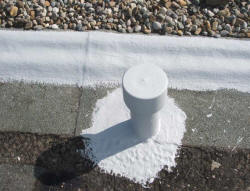 Purelastik verarbeiten 4, Dachsanierung, Flachdach, Flachdachsanierung, Fl&uuml;ssigkunststoff, Garage abdichten, sanieren, abichten, selber machen, Dachabdichtung, Vulkem, Mariseal, Bungalow, Purelastik, Armierungsvlies, Balkonsanierung, Flachdachabdichtung